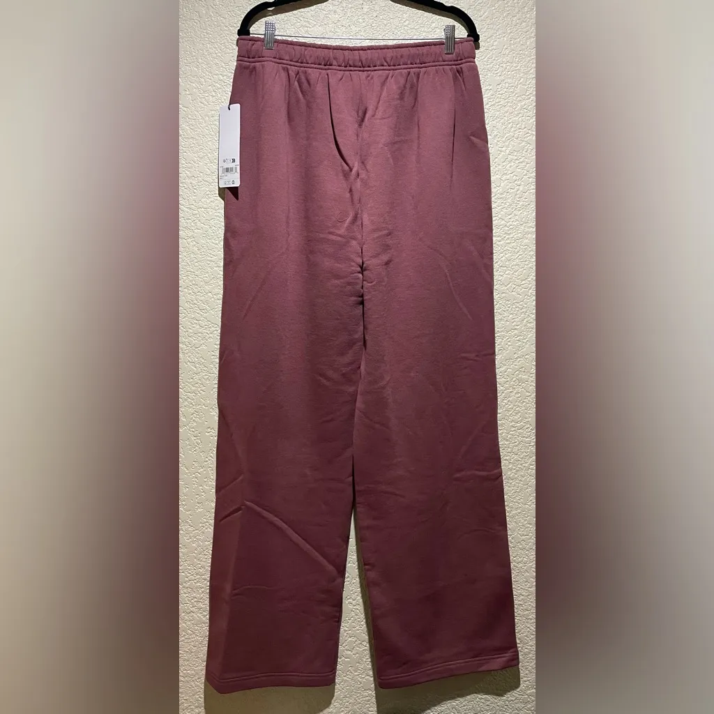 ALO Yoga NWT Accolade Straight Leg Sweatpants Burgundy Truffle Size L - Image 5