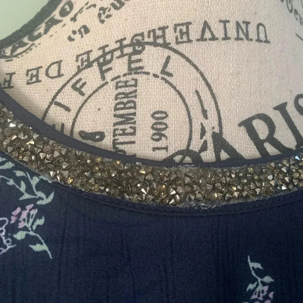 Juicy Couture Women’s Large Navy Blue Flowered Blouse Top Short Sleeve Ruffled - Image 3