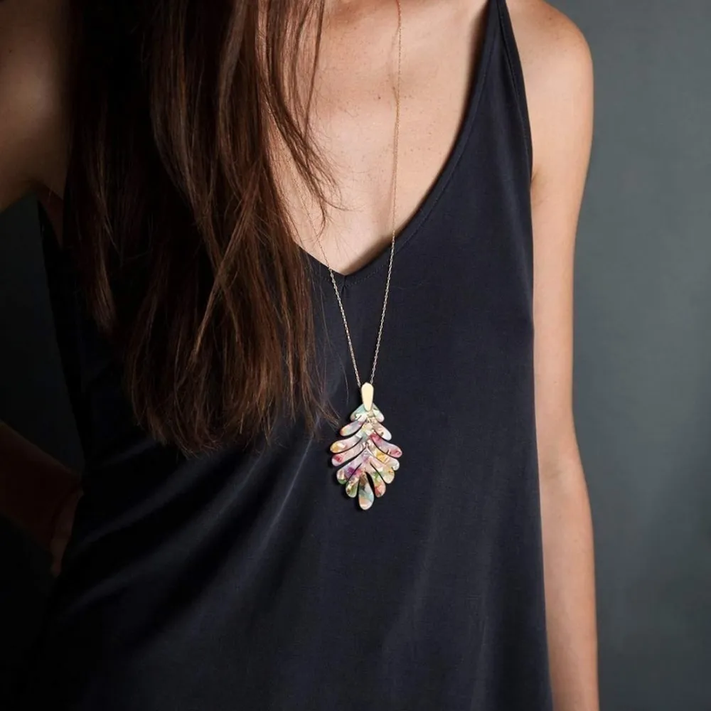 Leaf Shape Acrylic Necklace NWT Pink - Image 3