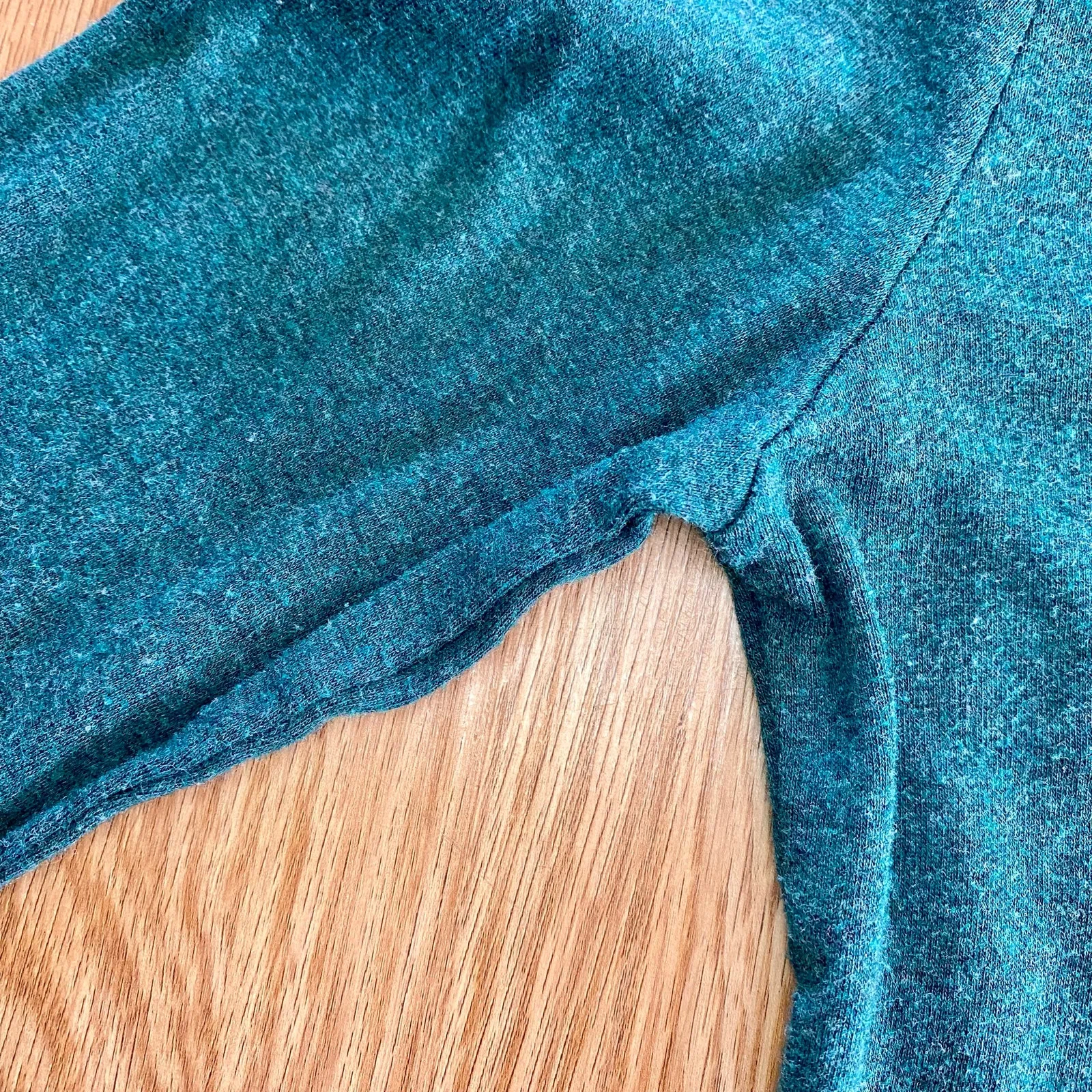 A New Day Green Christmas Holiday Graphic Shirt Womens Small - Image 9