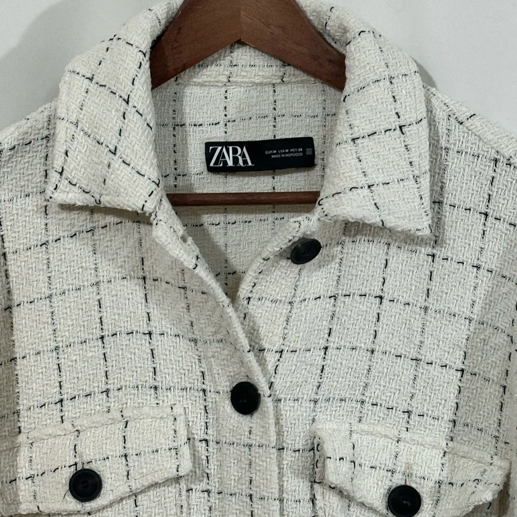 ZARA Women’s Tweed Plaid Check Shacket Jacket Medium Cream Black Button Front - Image 4