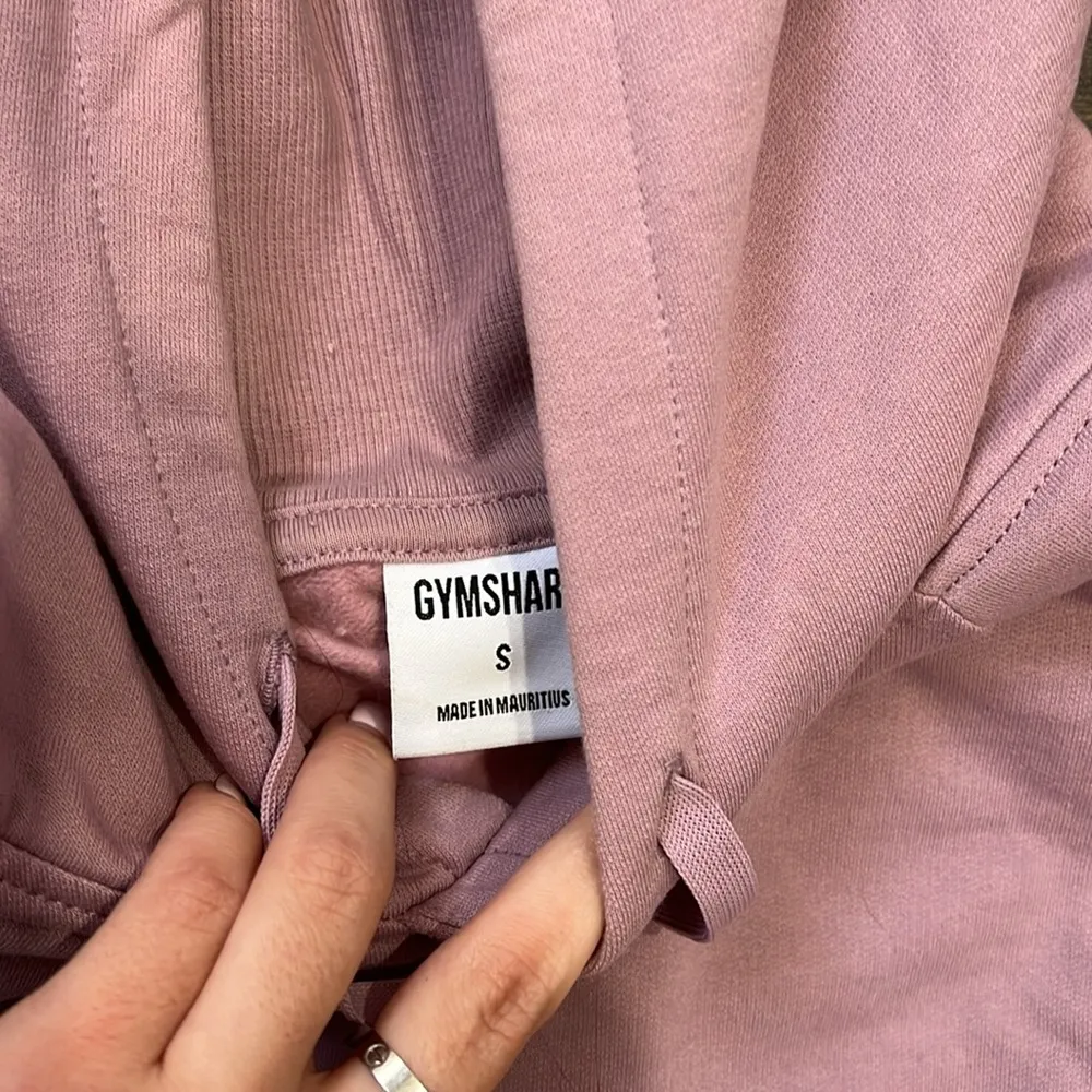 Gymshark pull over cropped hoodie - Image 2