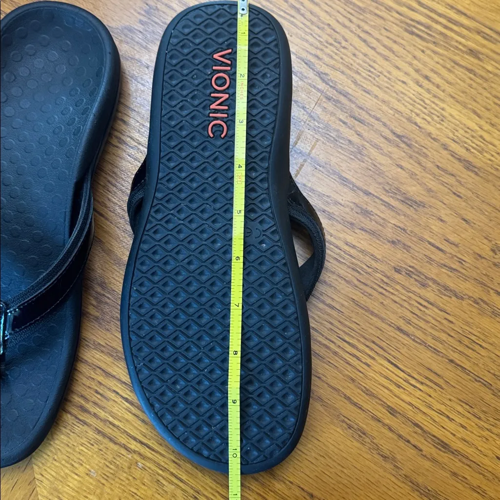 2 pairs of black sandals Vionic Tide II Flip Flop and no brand flip flop size 8 - Image 11
