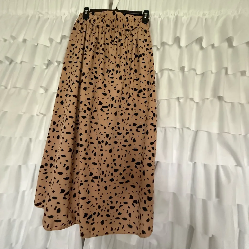 SHEIN Asymmetrical Tan and Black Skirt - Image 2