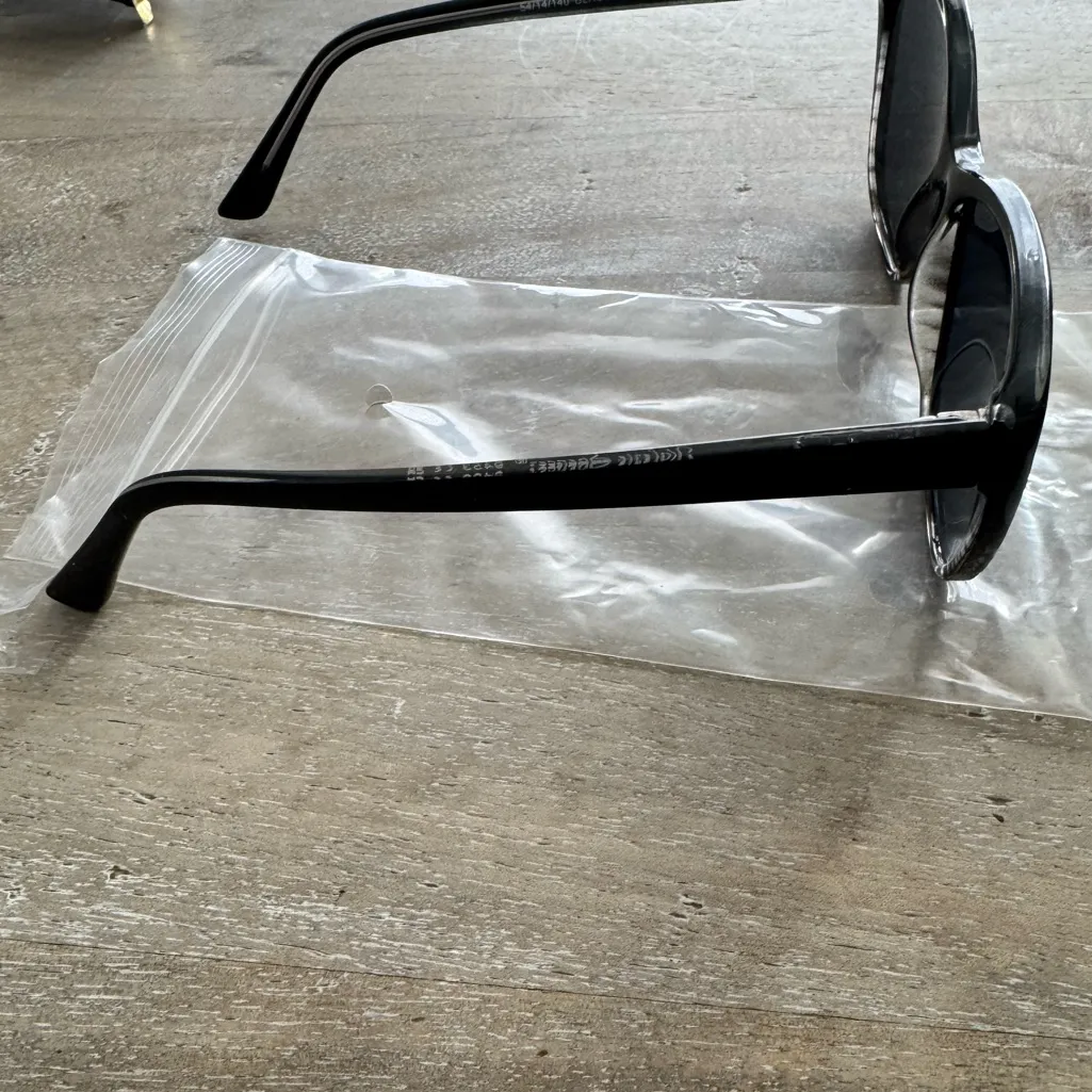 Valerie Spencer Womens Sunglasses VS9453 SIZE: 54 - Image 6