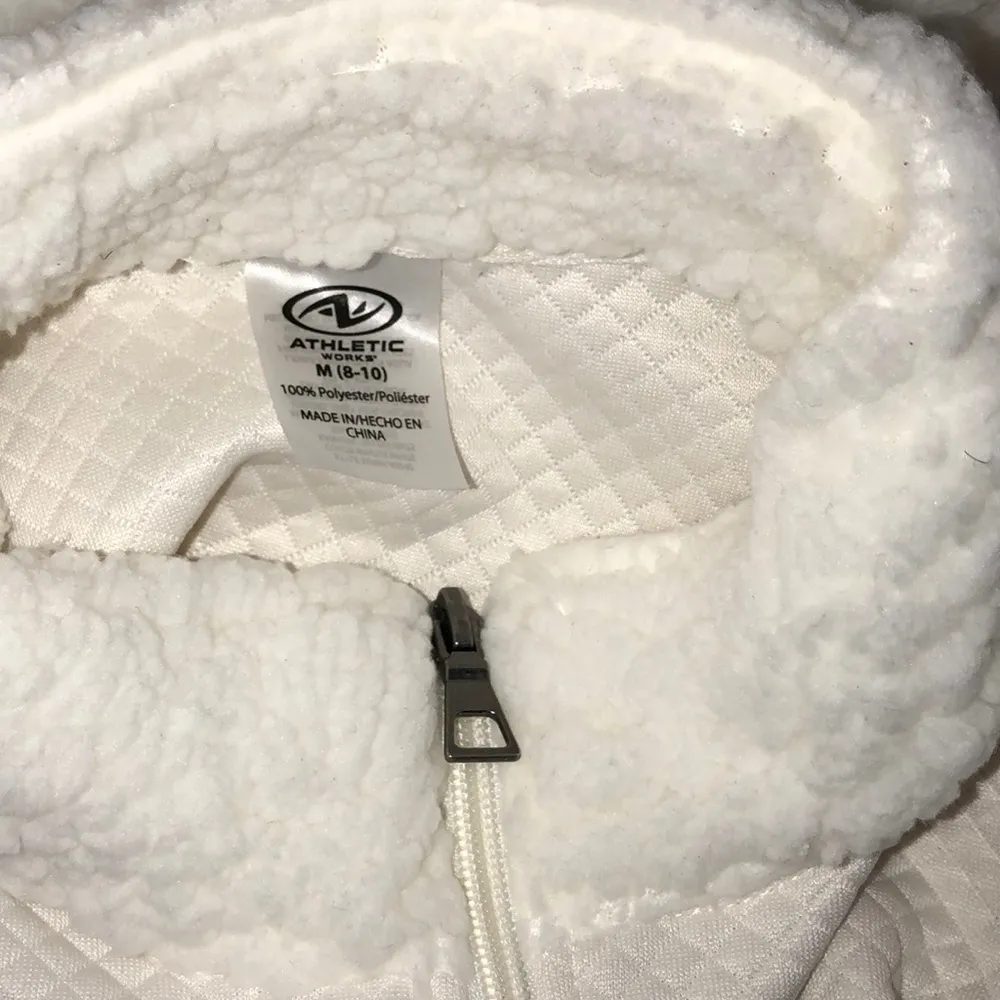 Athletic works medium pullover - Image 4