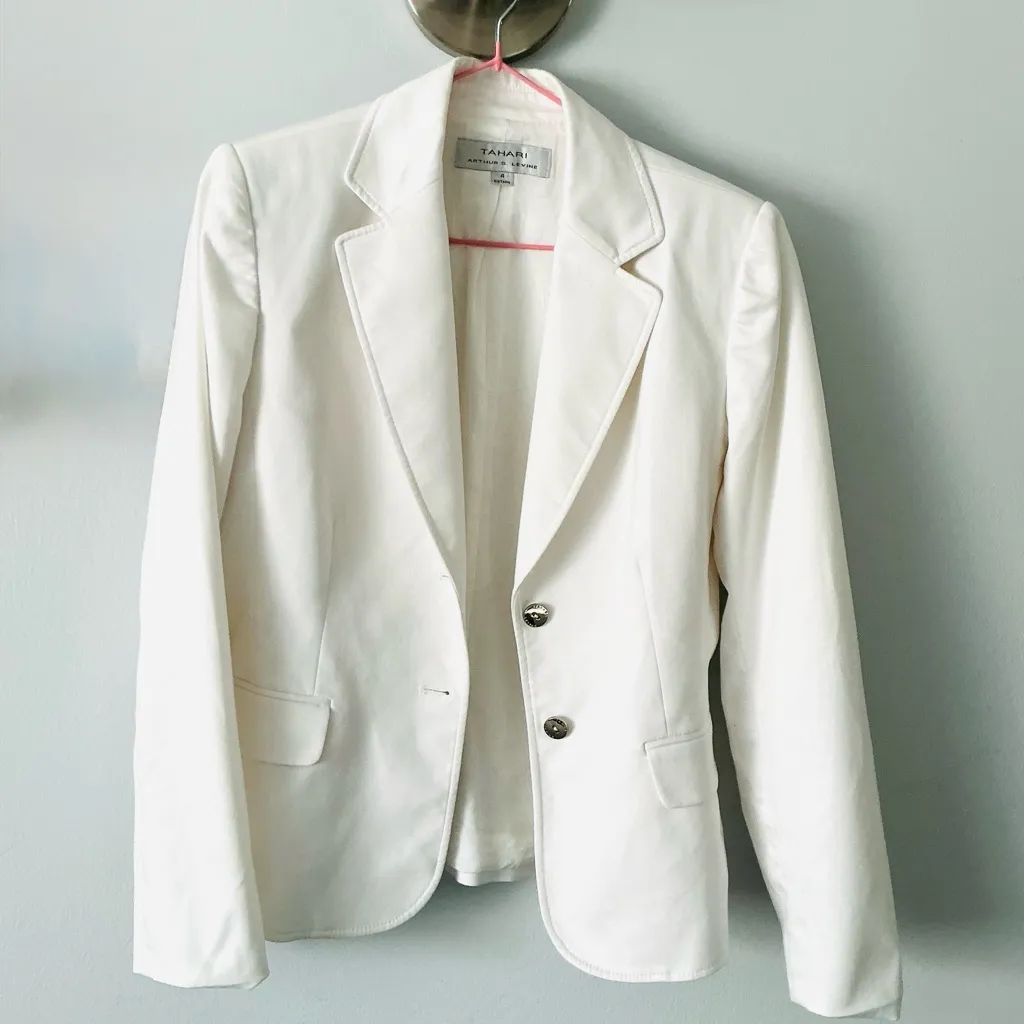 Elegant TAHARI blazer 🌹🌹 - Image 3