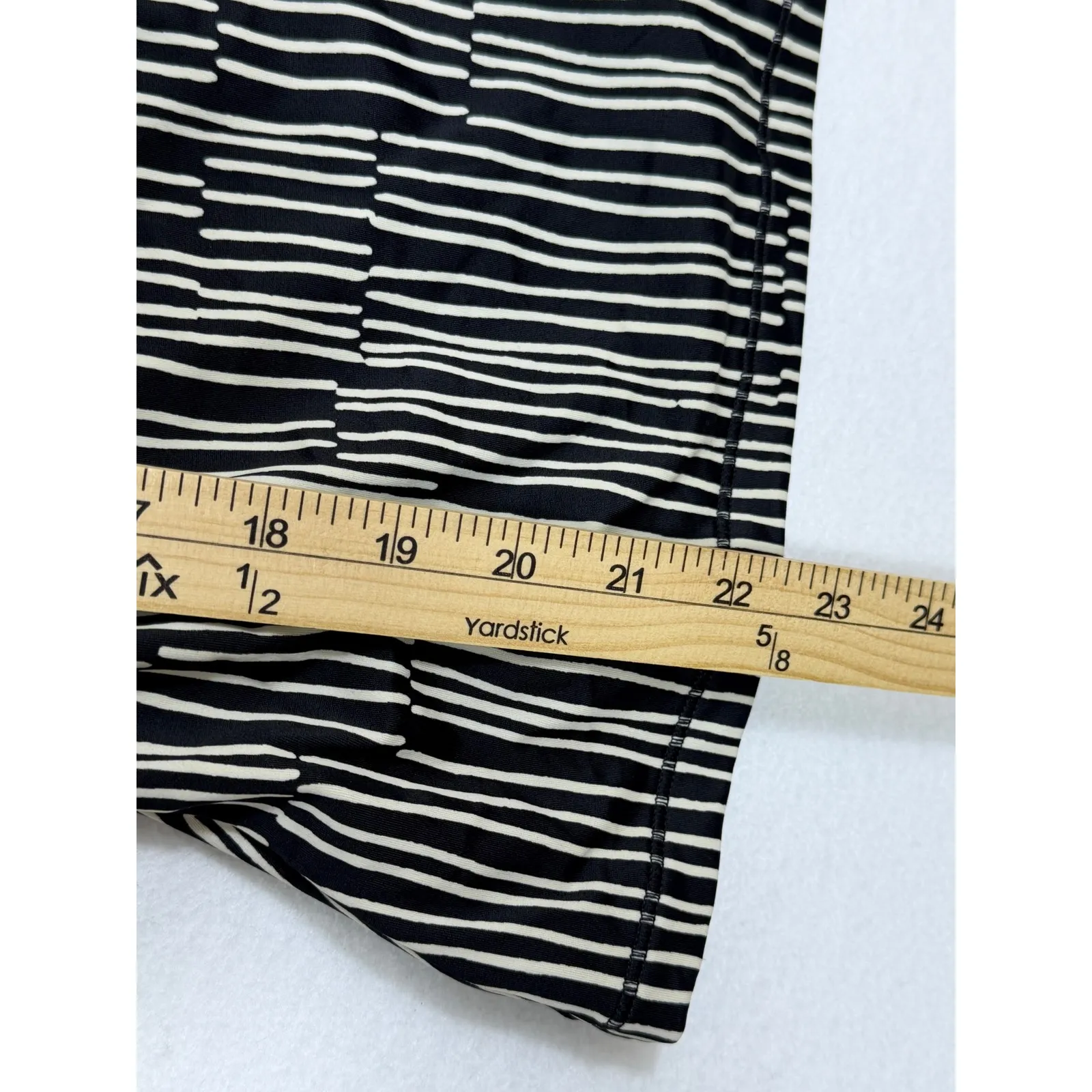 Athleta Maldives Striped Tankini Swim Top Halter Neck Keyhole Back Size 34 B/C - Image 4