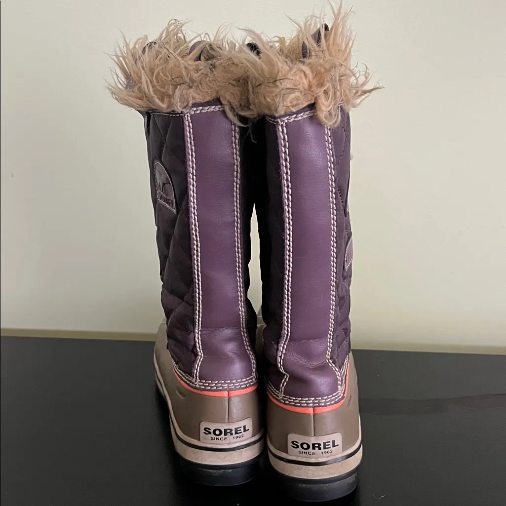 Retail 160.00 Sorel Tofino CVS waterproof boots in a purple/taupe color way - Image 5