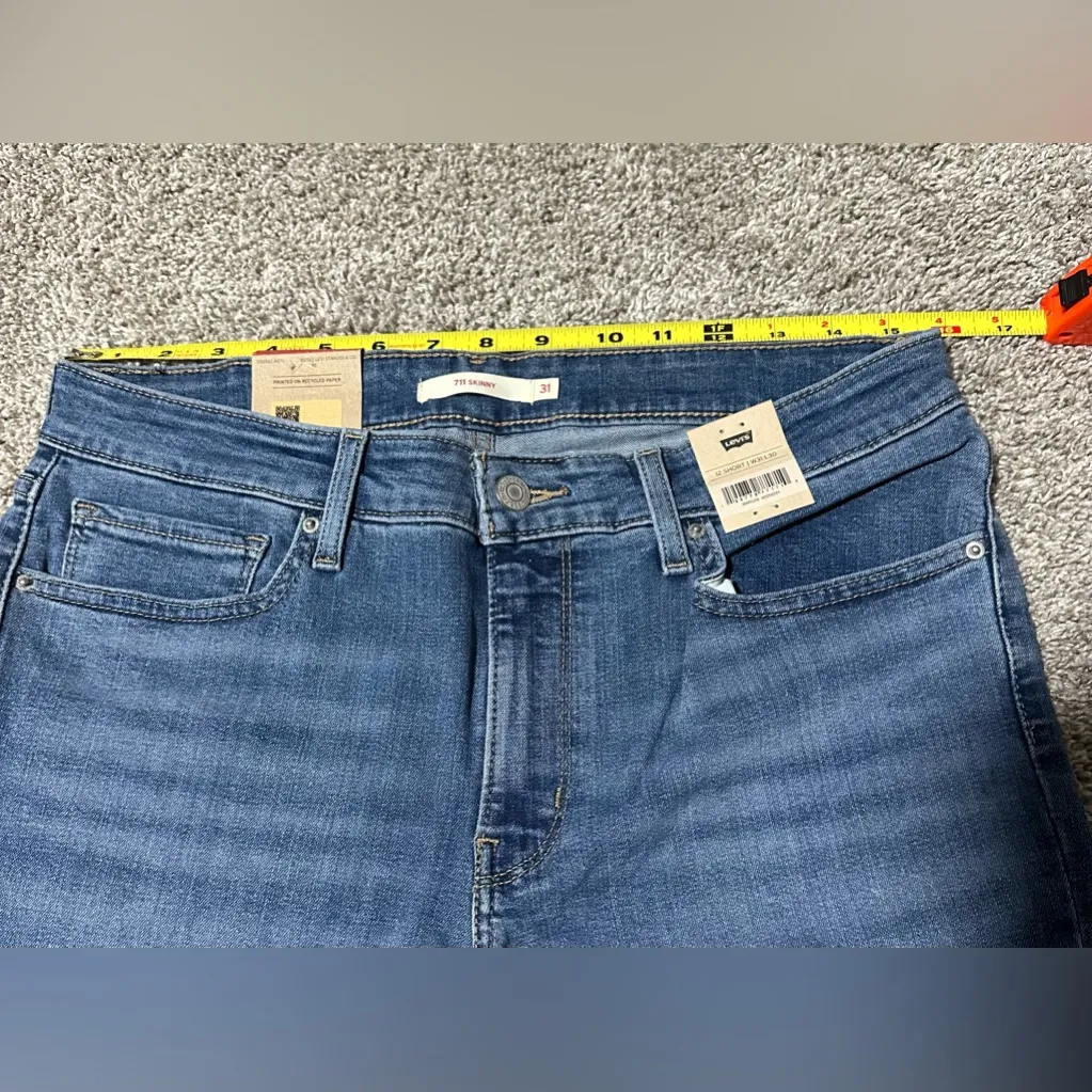 Levi's 711 Women's Mid rise Hypersoft Skinny Jeans Size 12 short W31 L30 - Image 4