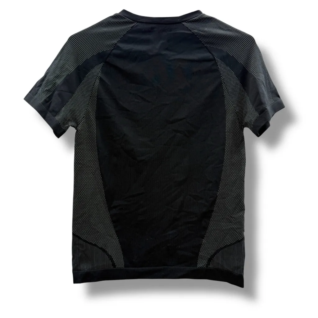 Vintage Pearl Izumi Set of 2‎ Black & Gray Short Sleeve Activewear Shirts Sz M - Image 3