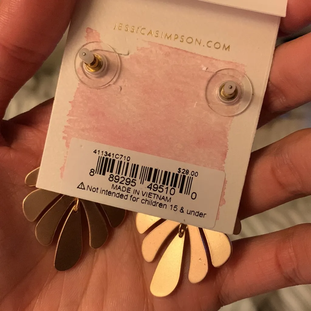 Jessica Simpson earrings gold tone leaves - Image 5