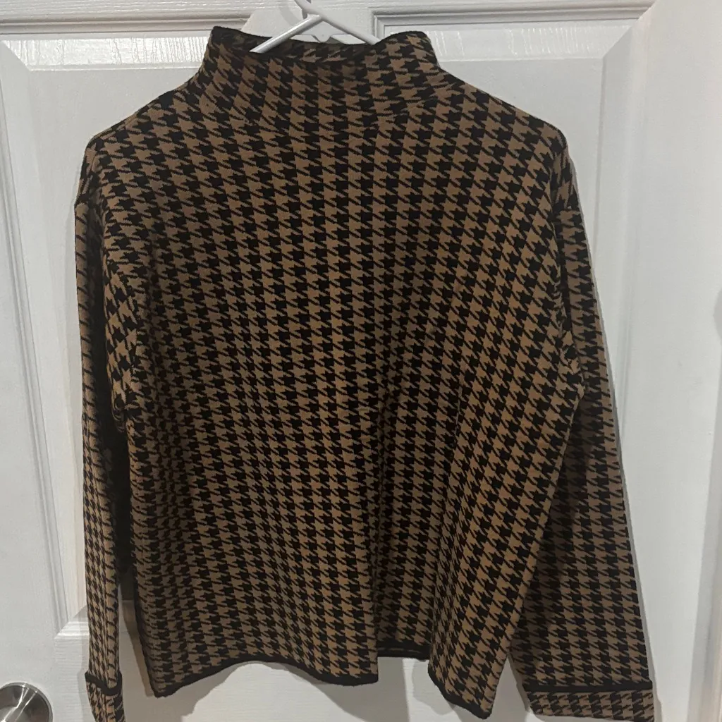 Line and Dot Brown and Black Houndstooth Sweater med - Image 2