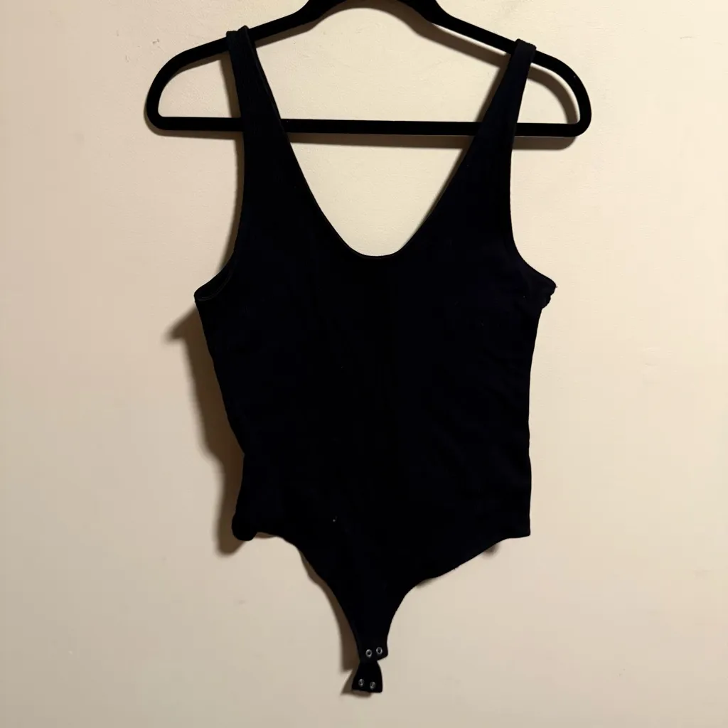 Abercrombie & Fitch Black Ribbed Double Scoop Bodysuit- Size Large - Image 3