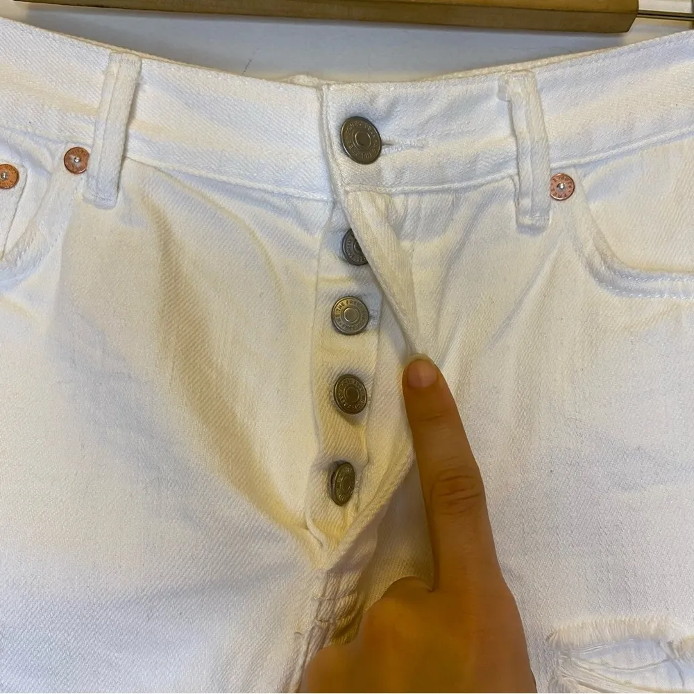 FREE PEOPLE We the Free Loving Good Vibrations Cutoff Denim Shorts White Sz 29 - Image 8