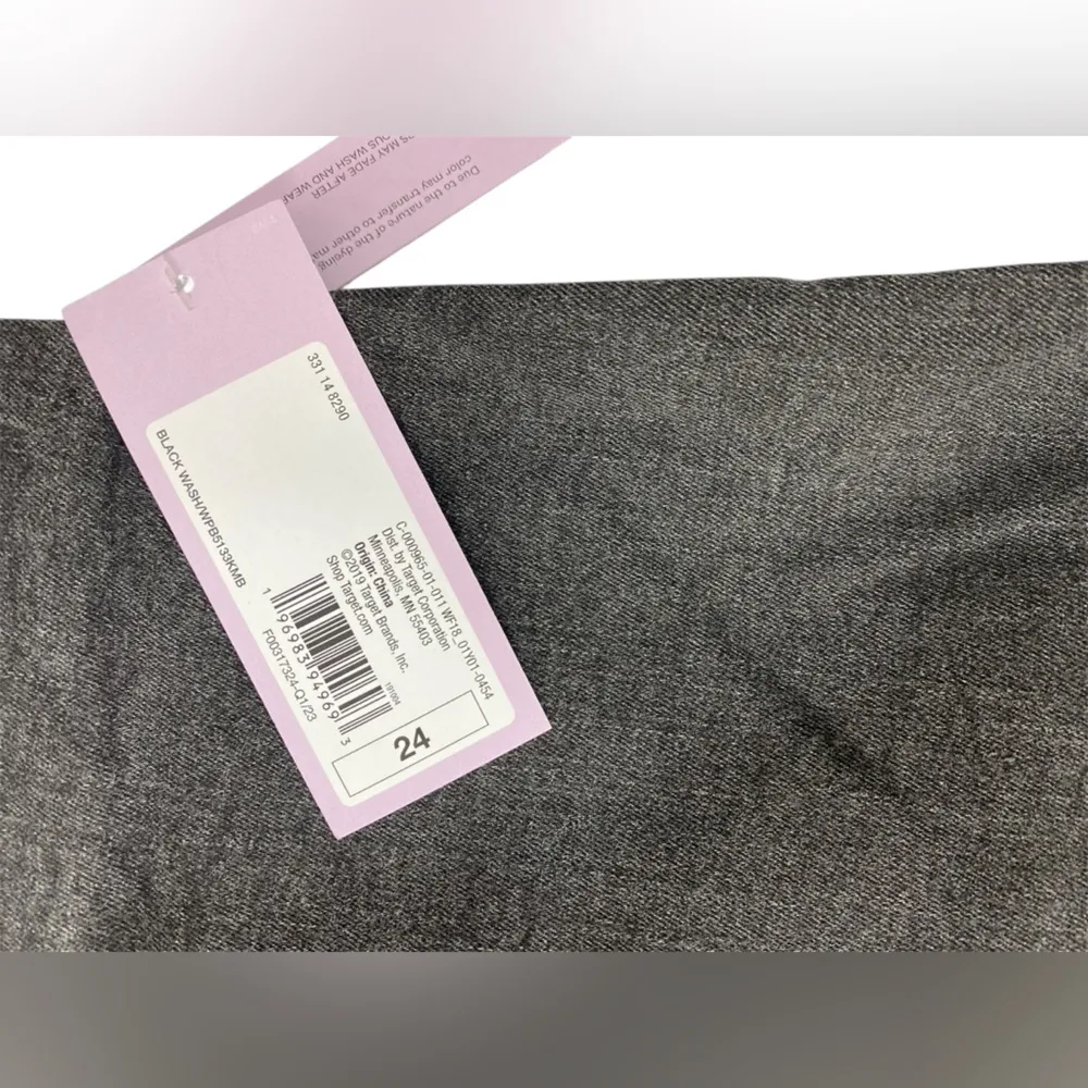 Wild Fable Women's 24 Plus Black Notch Front Seamed Denim Mid-Rise Mini Skirt - Image 4