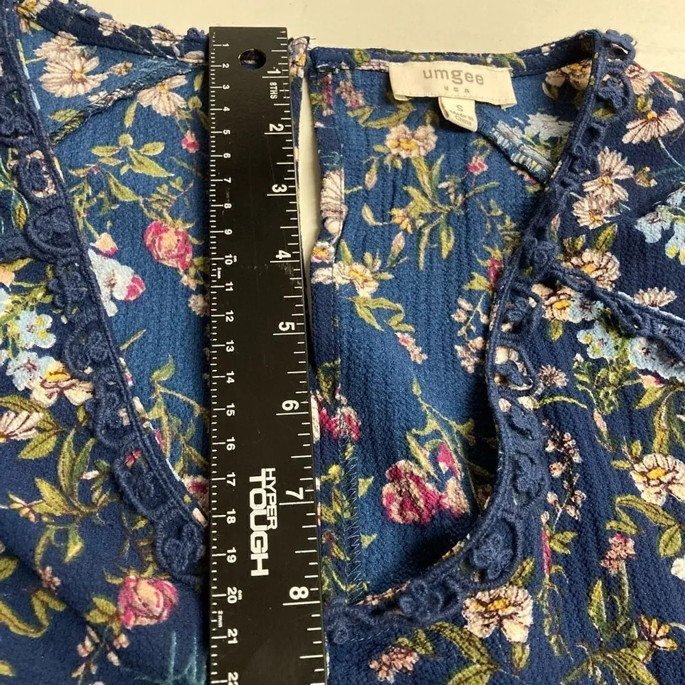 UMGEE,‎ USA, Women’s Blue Floral Top, Bell Sleeves, Empire Waist, Size Small, - Image 7