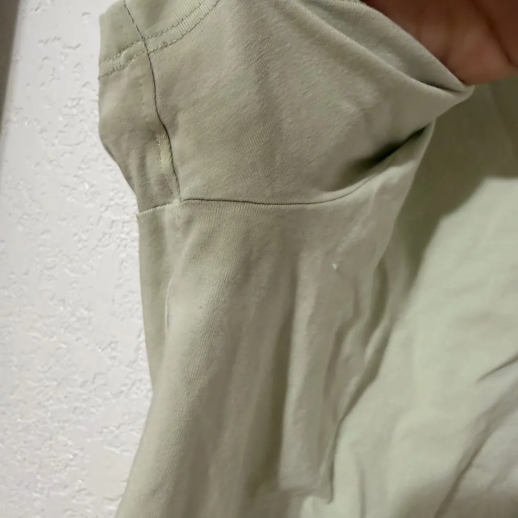 Lululemon  Work Out Shirt - Image 4