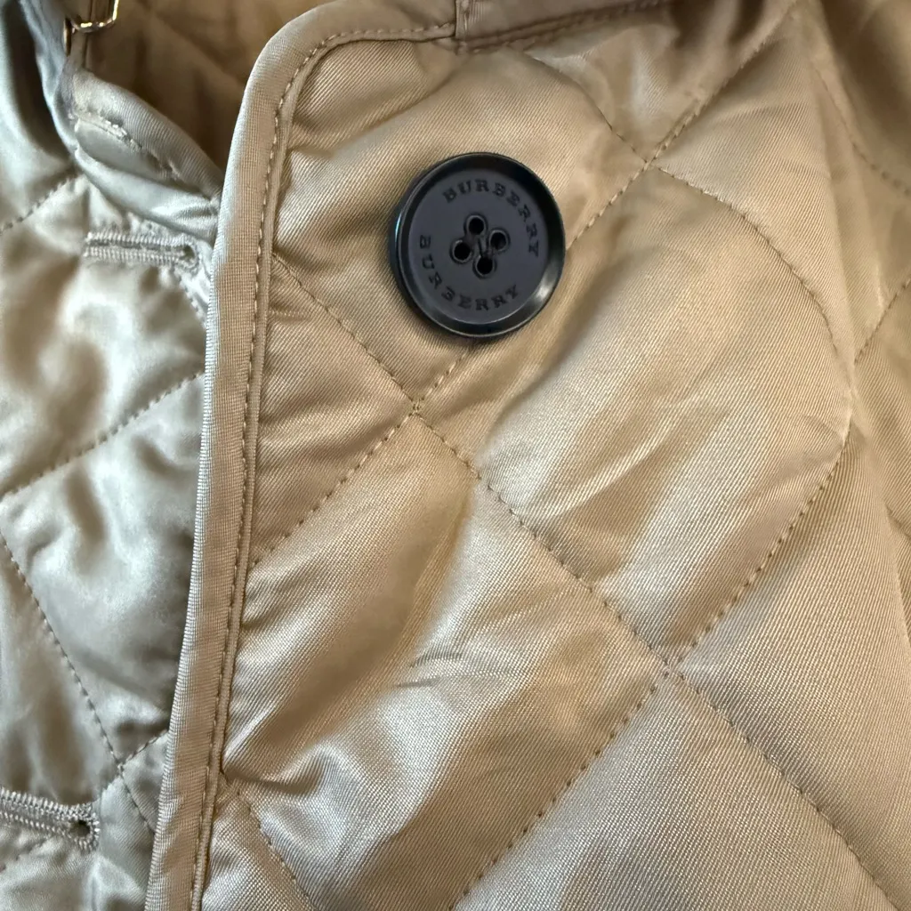 Burberry Quilted Tan Puffer Jacket - Image 8