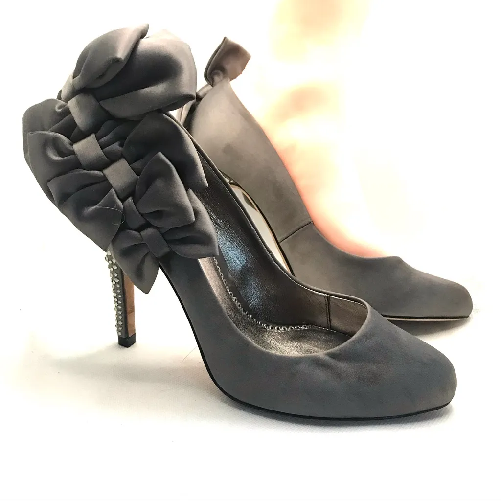 BOURNE ENGLAND GRAY SATIN BOW DETAIL SHOES WITH RHINESTONE HEELS (37) Size 6 - Image 9