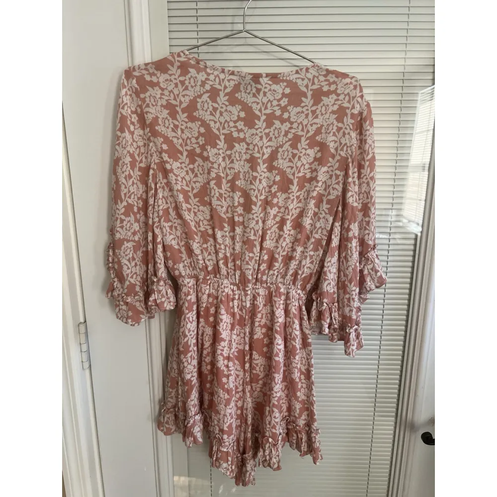 Hello Molly Blush Pink Floral Front Tie Flutter Ruffle Romper Size S - Image 7