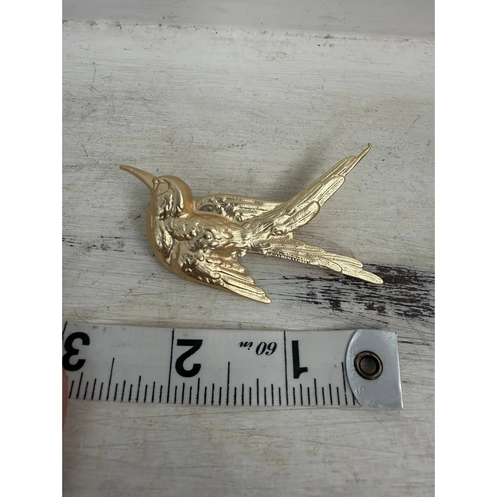Vintage Gold Bird Brooch Pin Retro‎ Swallow Design Textured Alloy - Image 4
