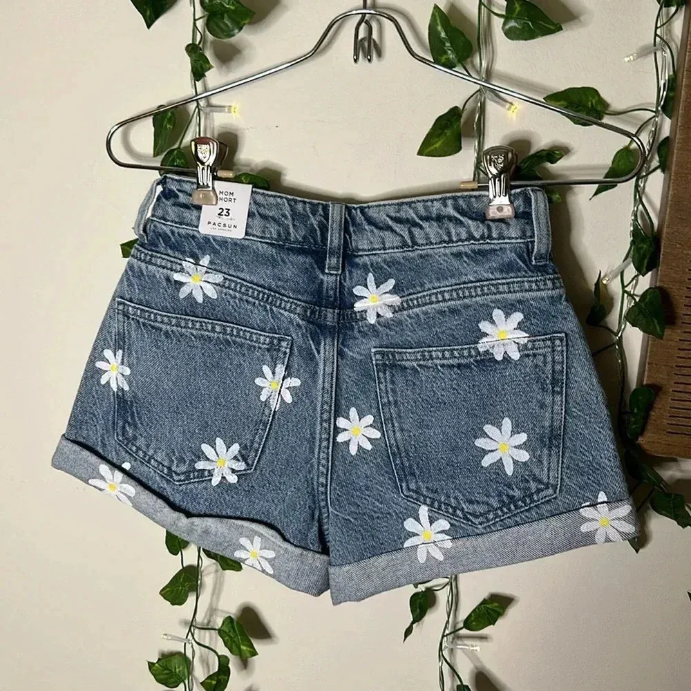 Pacsun Happy Daisy Mom Jean Shorts NWT - Image 8