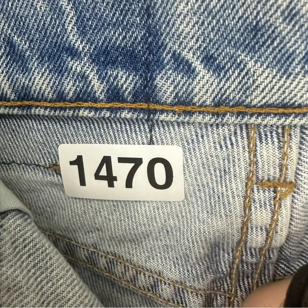 Levi’s 550 Relaxed Fit Distressed High Waist Jean Shorts Womens 9 - Image 10