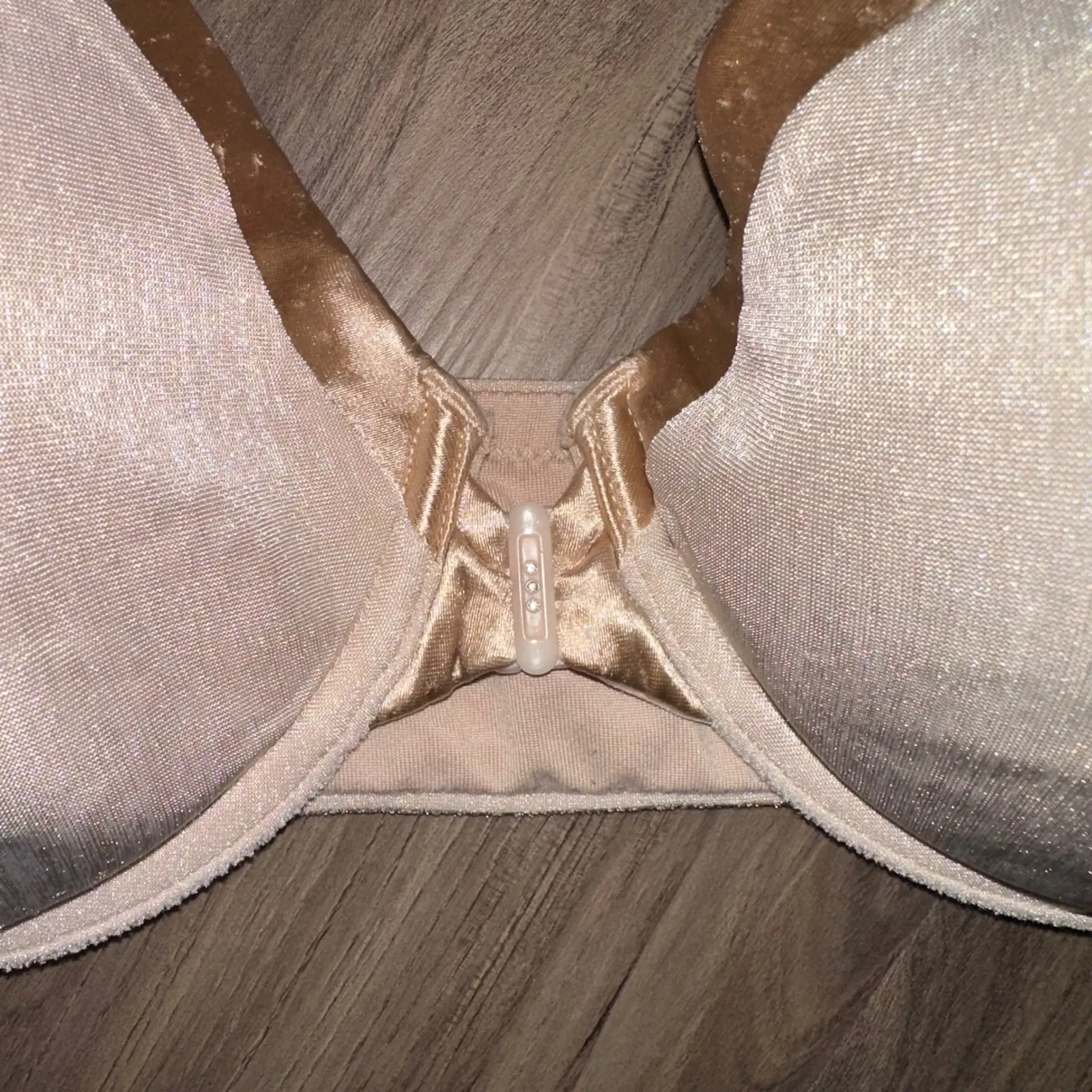 Vanity Fair Full Coverage Bra front clasp Smoothing Back Support‎ Beige Bra 40D - Image 3