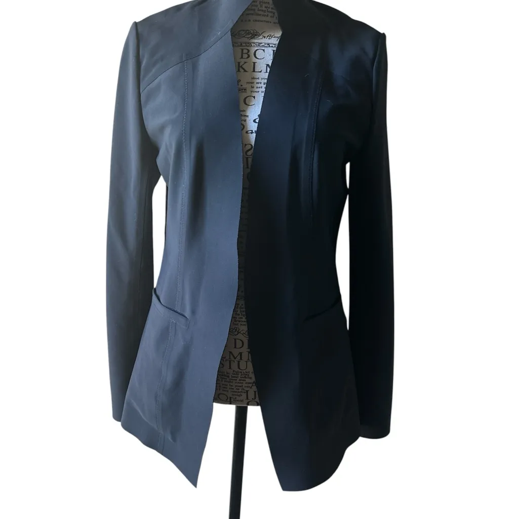 Athleta Women's Black Blazer - Image 2
