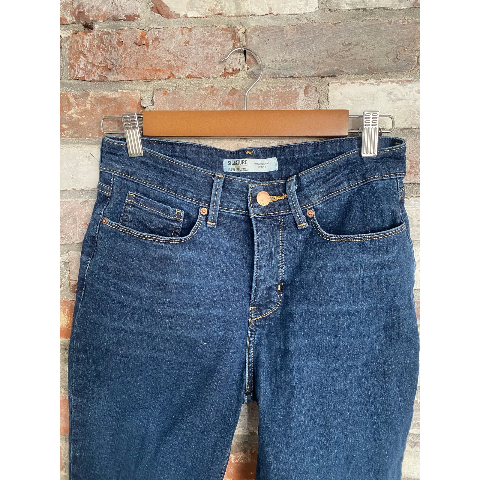 Levi Strauss Signature Gold Totally Shaping Skinny Jeans Size 6L - Image 2