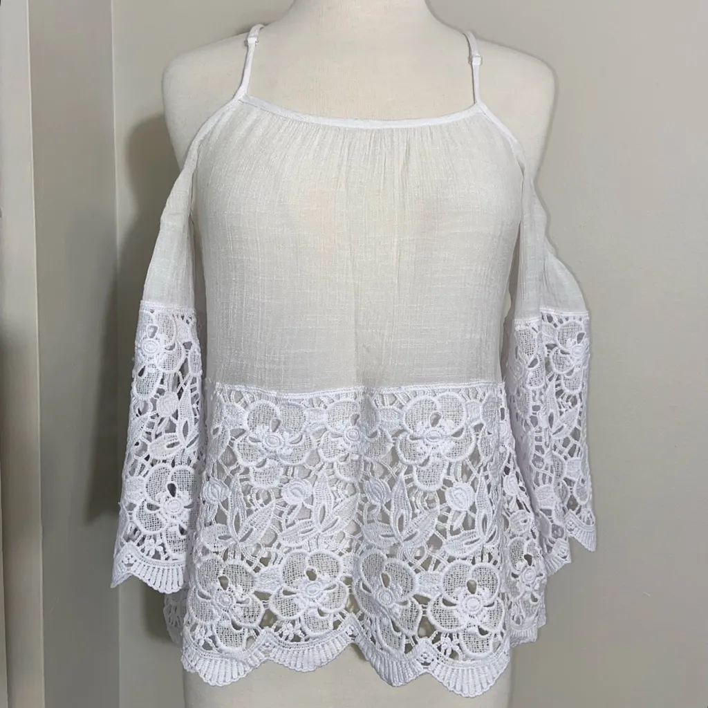 Azúcar Boutique White Crochet Appliqué Resortwear Off Shoulder Top Size M - Image 3