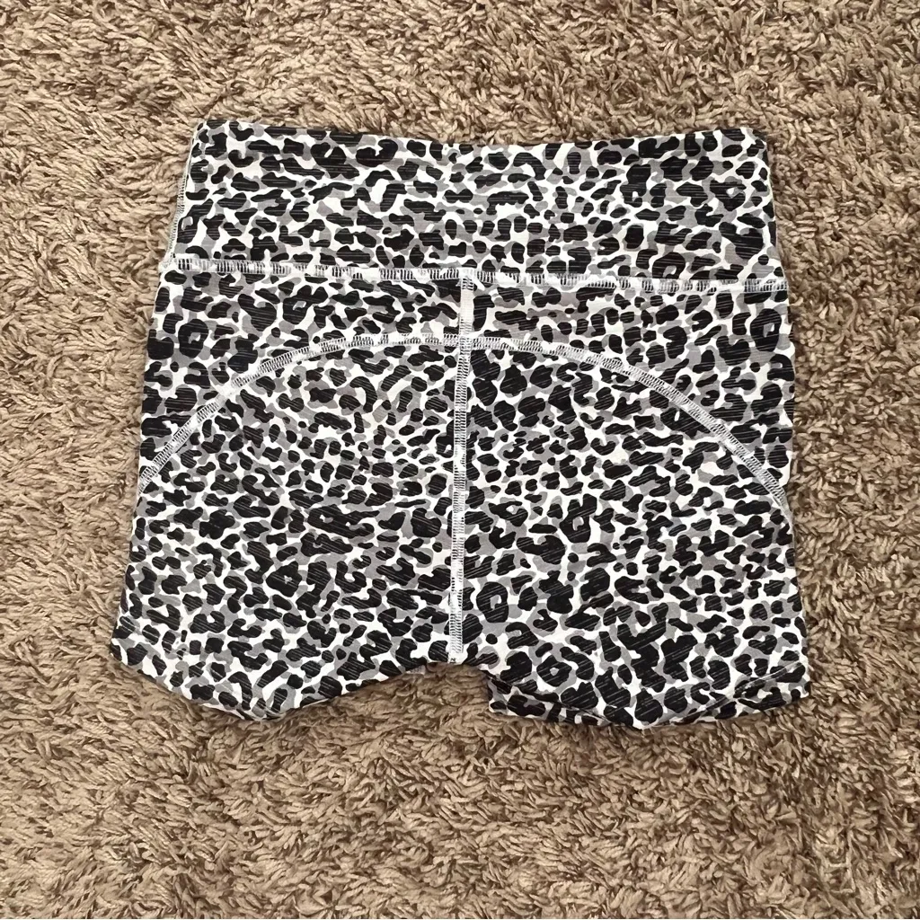 Outdoor Voices Flex 3" Shorts in Snow Leopard - Image 5