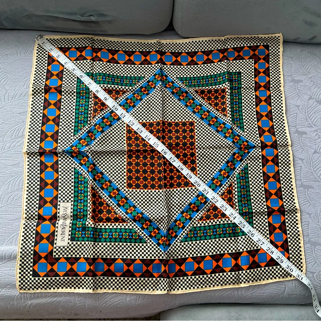 YVES SAINT LAURENT silk scarf 🌹🌹🌹 - Image 9