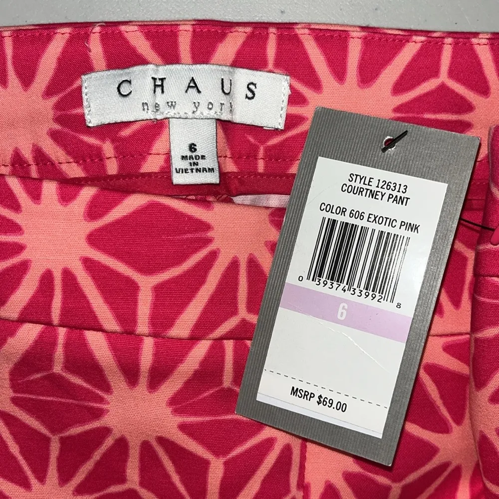 Chaus New York NWT Size 6 Exotic Pink Geometric Print Courtney Ankle Pants - Image 4