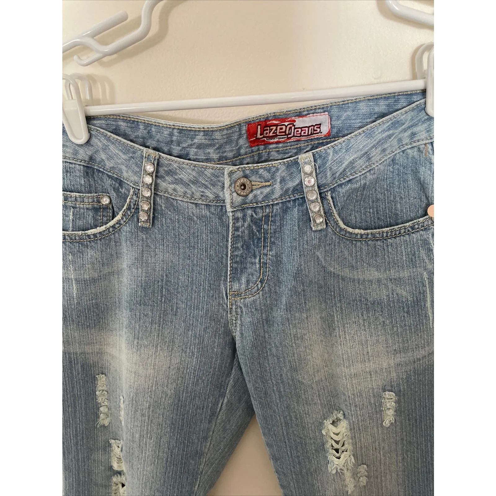 NWOT‎ vintage, distressed,Lazer,wide leg, jeweled, cropped, light wash Blue Size undefined - Image 3