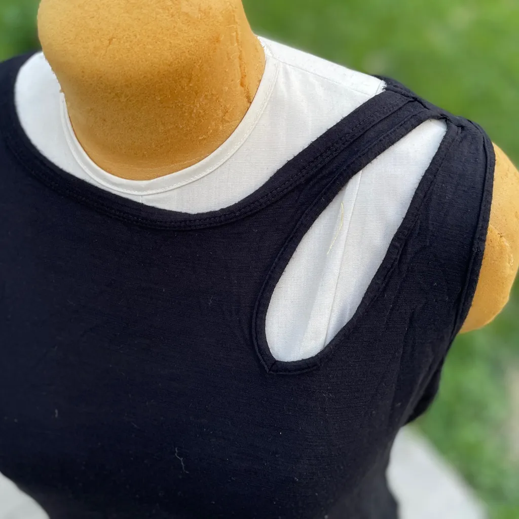 Black Sleeveless Women's Top with Cut out detail Size XL X - Image 2