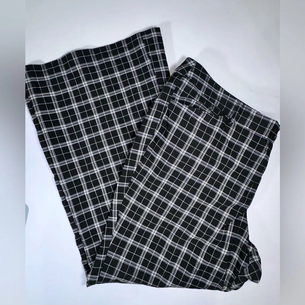 Preloved LANE BRYANT Wide-leg dress‎ pants - 22 - callout? - Image 2