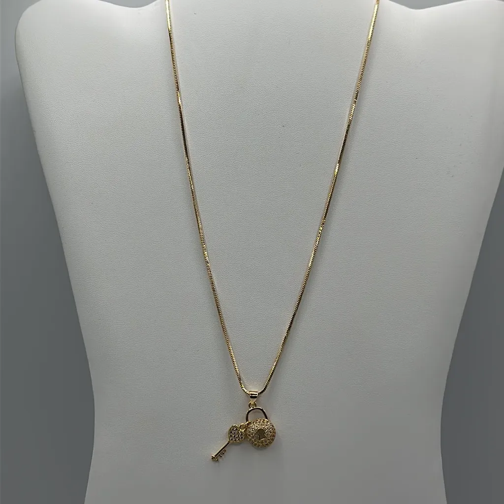 18k GF Italian Link/ Lock and Key Pendant - Image 4