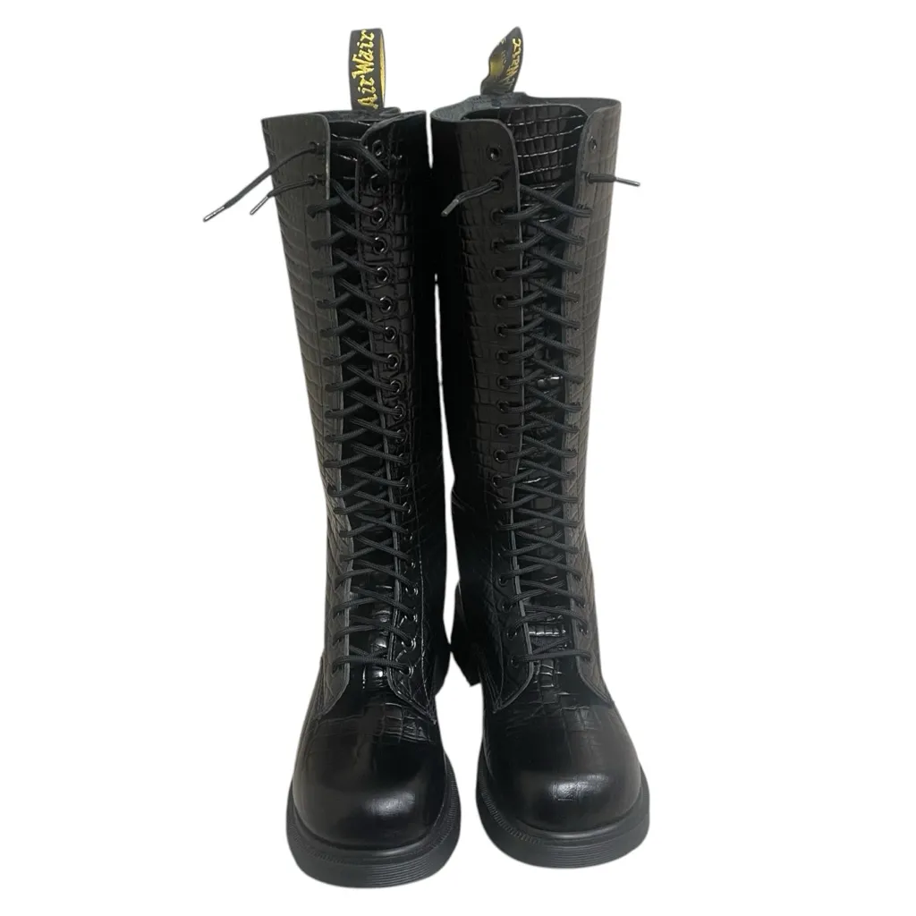 Dr Martens ENGLAND  9730 Croc Emboss Square Toe‎ USED 1x  Boots Women’s 10 Shoes - Image 2