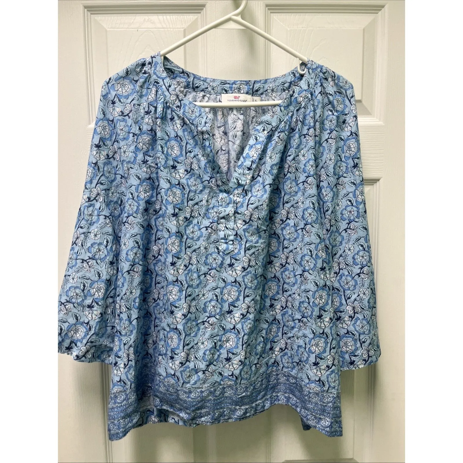 Vineyard  Vines Women’s Cotton Blue Floral V-neck 3/4 Sleeves Peasant Top- XL - Image 2