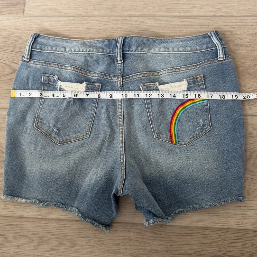 Torrid Women's Blue Denim Shorts - Image 7