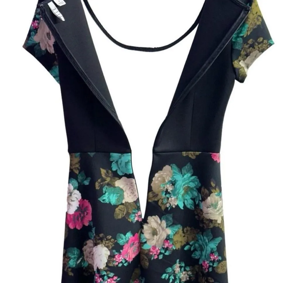 Chic Multicolor Pink Black and White Floral Romantic Valentines Dress S/M - Image 4