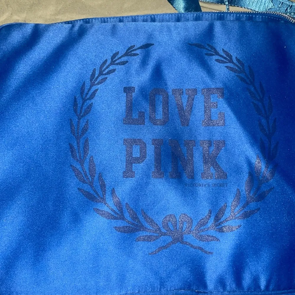 Victoria Secret pink laptop bag - Image 7
