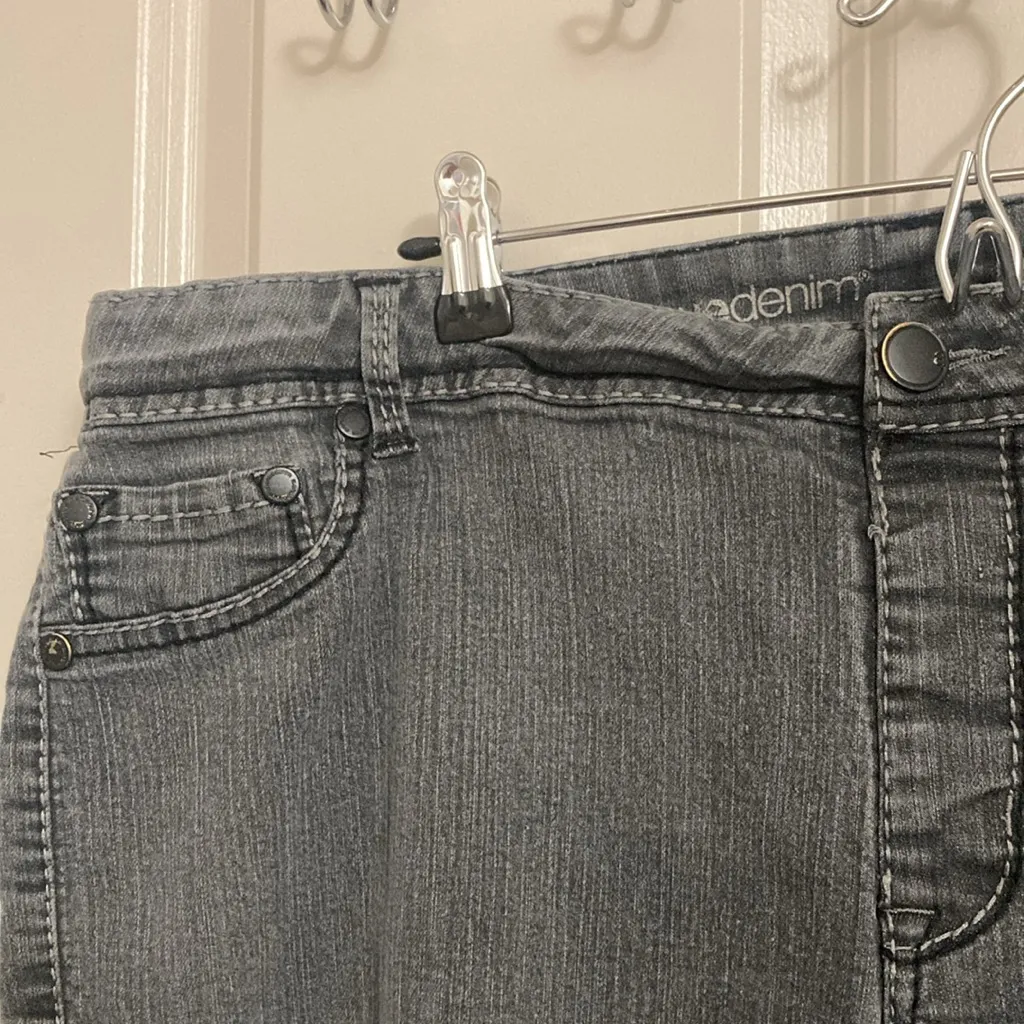 Gray-Black Avenue Denim Jegging Jeans - Image 7