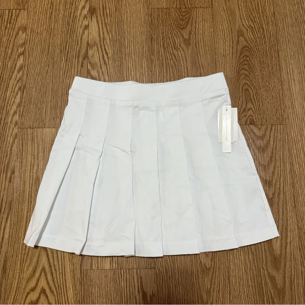 Joe Benbasset Women’s White Pleated Mini Skirt Size Medium - Image 2
