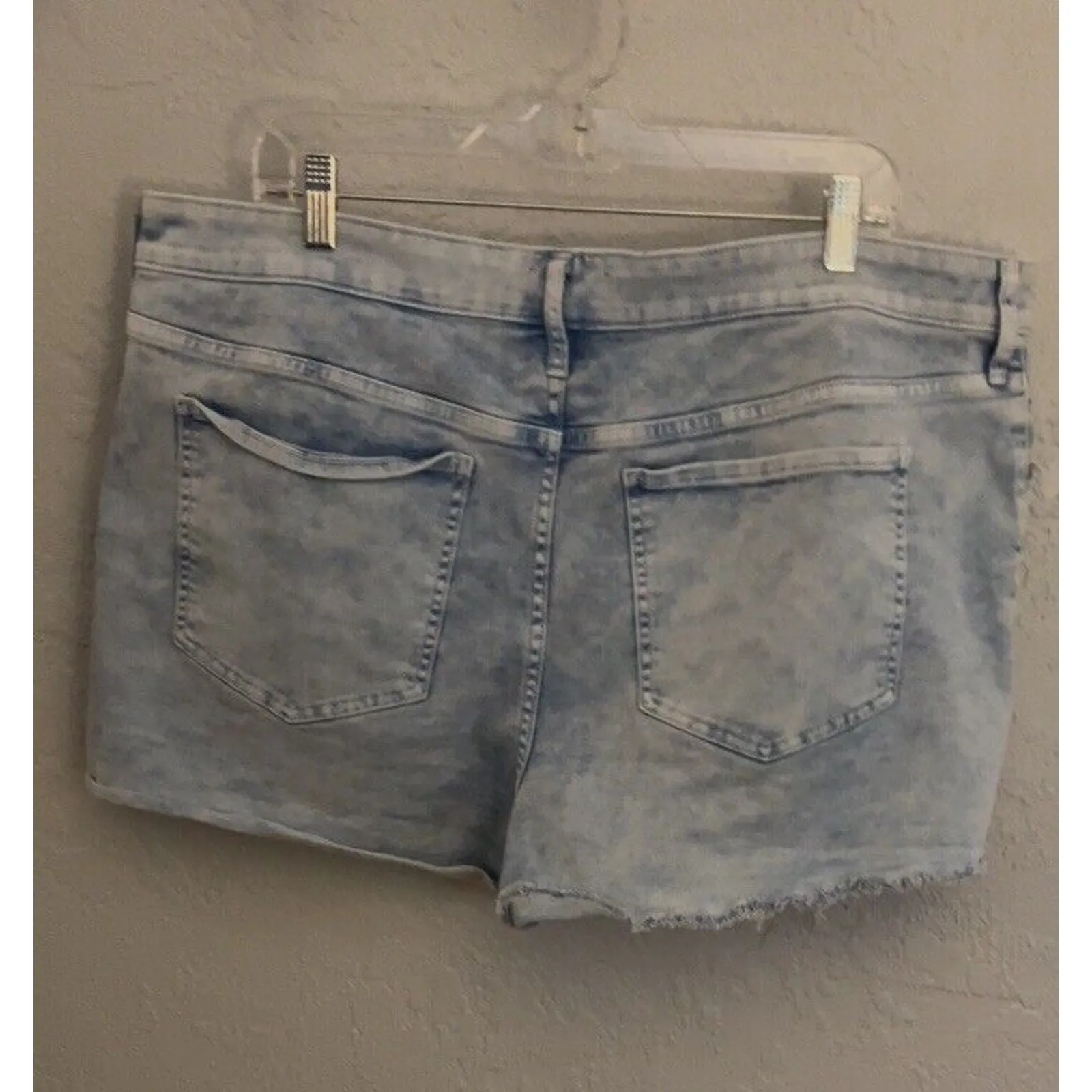 EXPRESS Women's Boyfriend Rise Distress Micro Mini Short Shorts SZ 18 Stone Wash - Image 2
