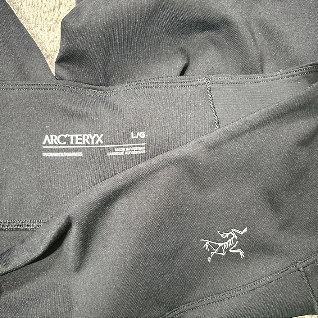 Arc’teryx Women’s Oriel Legging Tight 28” Activewear Outdoor Climbing in Black L Size L - Image 11