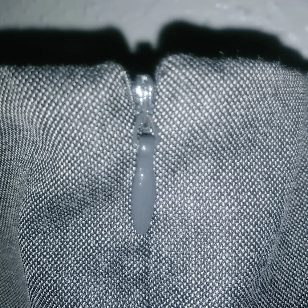 Jones Studio 18W Capped Sleeve Roses Shift Mini Dress in Graphite Gray - Image 4