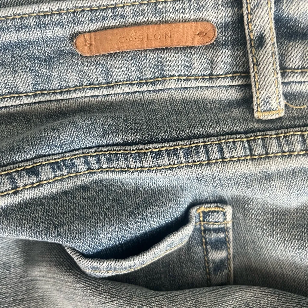 Caslon Light Wash Raw Hem Boyfriend Jeans Women’s‎ Size 30 - Image 7